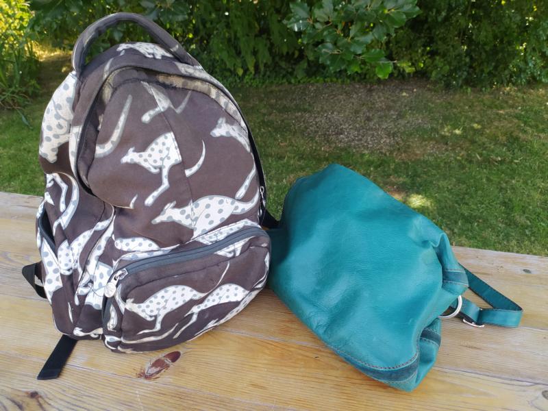 Rucksack und Handtasche
