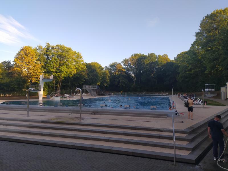 Schwimmerbecken im Freibad